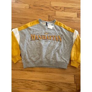 NWT Divided H&M women’s grey gold crew neck graphic print pullover sweater sz M